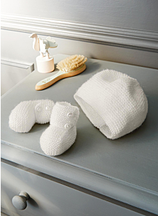 Beanie and bootees set