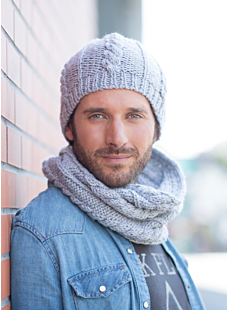 Beanie with grey pompom
