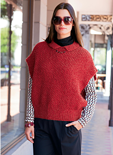 Sleeveless sweater with Peter Pan collar