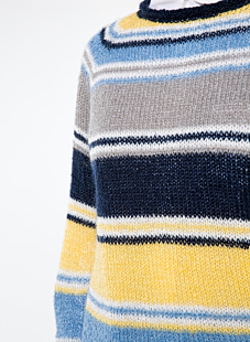 Sweater with rolled edges