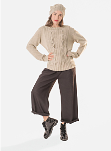 Cabled round neck sweater