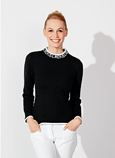 Sweater with embroidered collar
