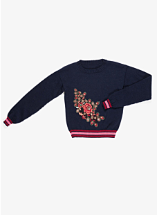 Fine-knit round necked sweater