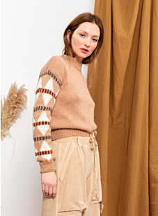 Intarsia sleeve sweater