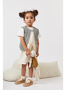Cabled sleeveless cardigan