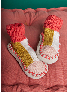 Color-block slippers