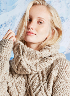 Diamond pattern cable snood