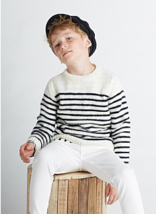 Navy sweater with round collar