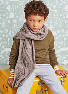 Cabled scarf