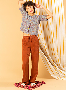 Short sleeved cardigan with peter pan collar