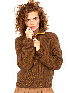 Ribbed sweater with zip