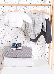 Side buttoned top