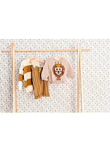 Lion sweater