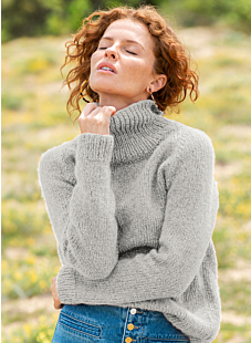 Raglan turtleneck jersey sweater