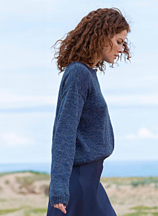 Round neck jersey sweater straight sleeves