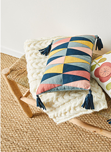 Graphic pattern felt cushion with tassels, 30 x 45 cm