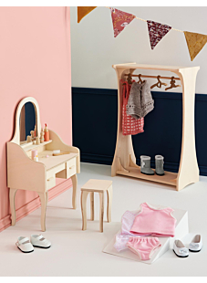 Wooden wardrobe kit, 25 x 36 cm