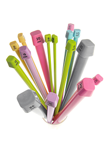 Straight needles, coloured plastic, 7 mm - 40 cm