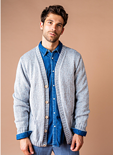 V-neck cardigan with pockets