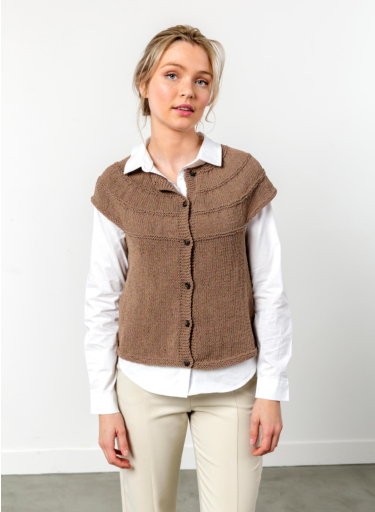 Ladies knitted sleeveless cardigan top